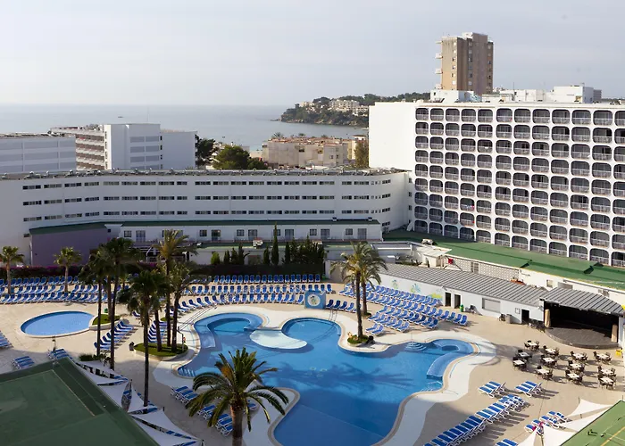 Magaluf (Mallorca) hotels near Cala Portals Vells Beach